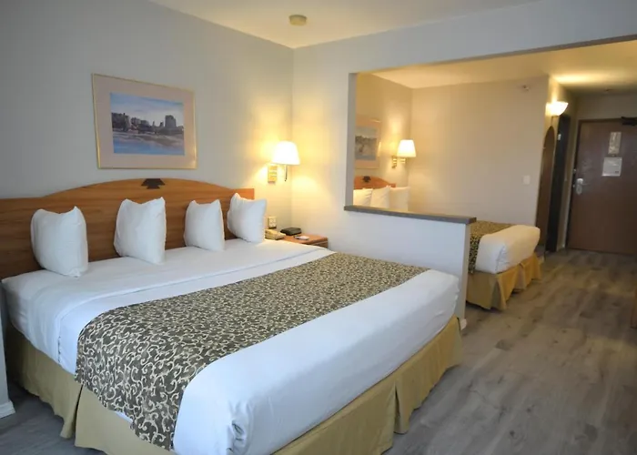 Days Inn & Suites By Wyndham Airport Albuquerque