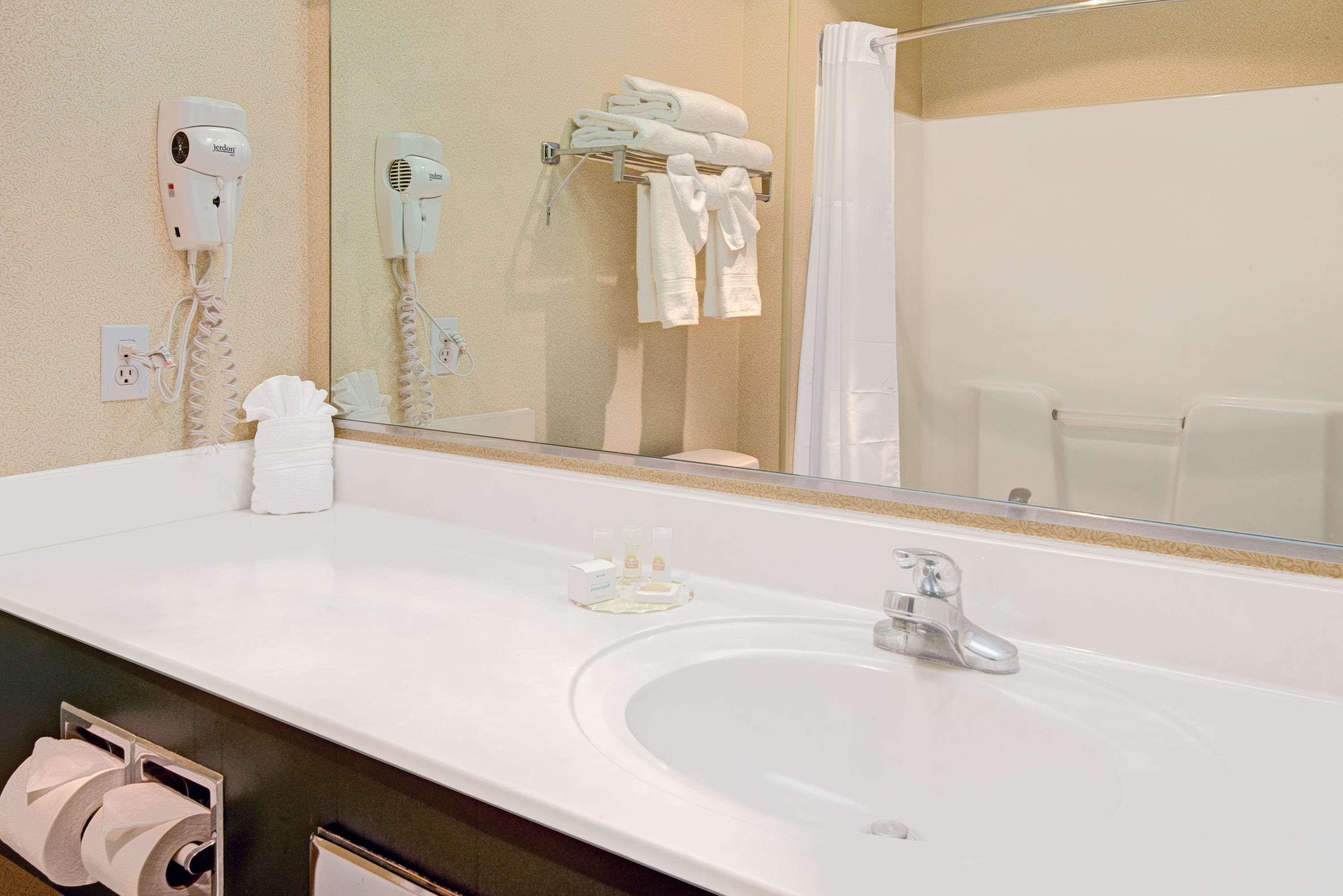 Hotel Days & By Wyndham Airport